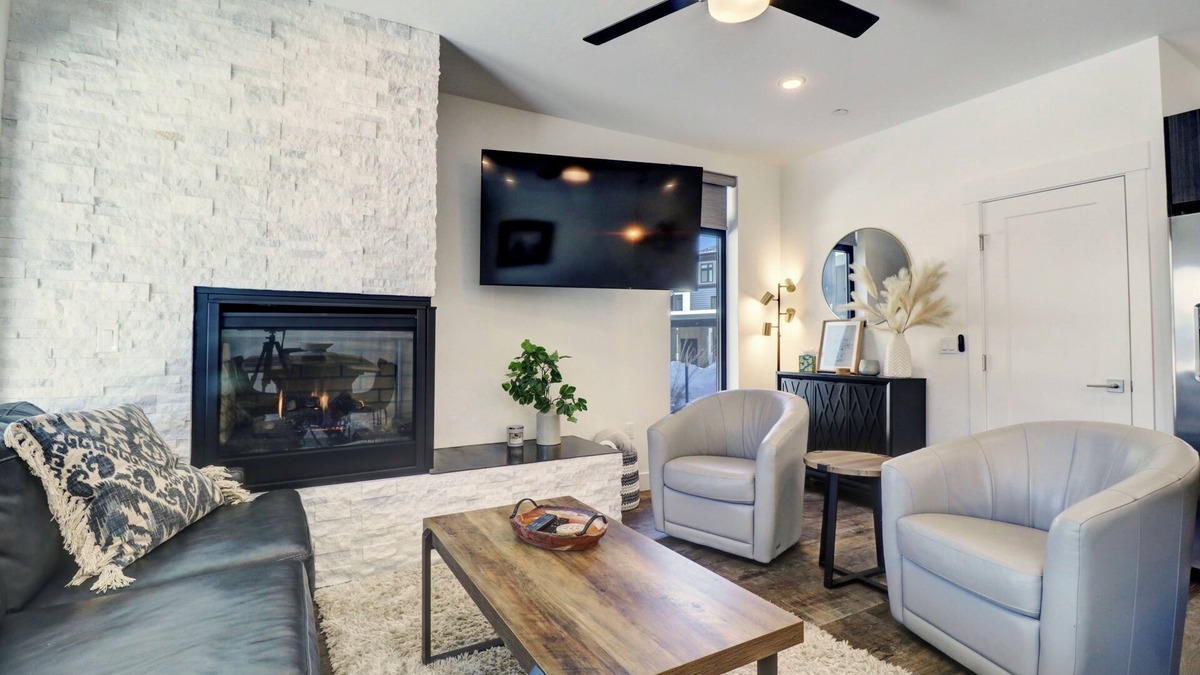 Beaver Valley Condo | Luxury New Build River West 611
