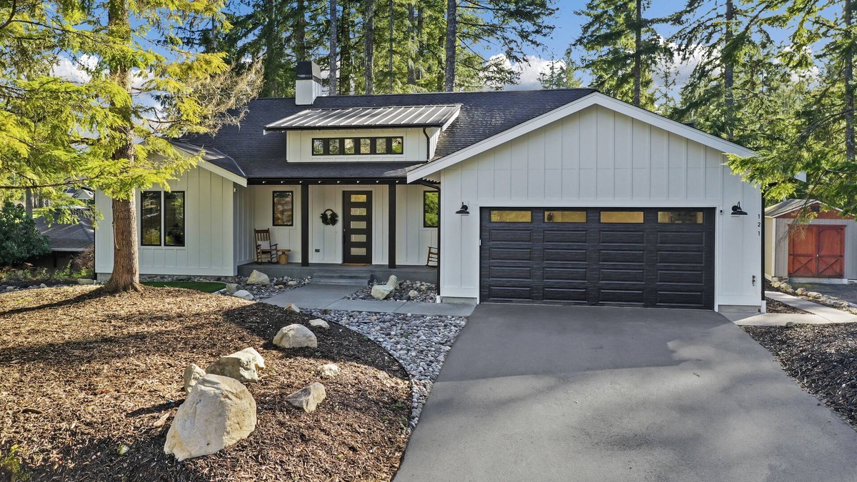 Union House | Luxury New Custom Home on Alderbrook Golf Course