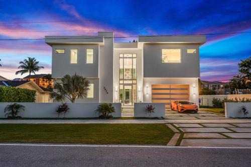 The Bluffs Villa | Luxury New Modern Beach Mansion in BEST Location!