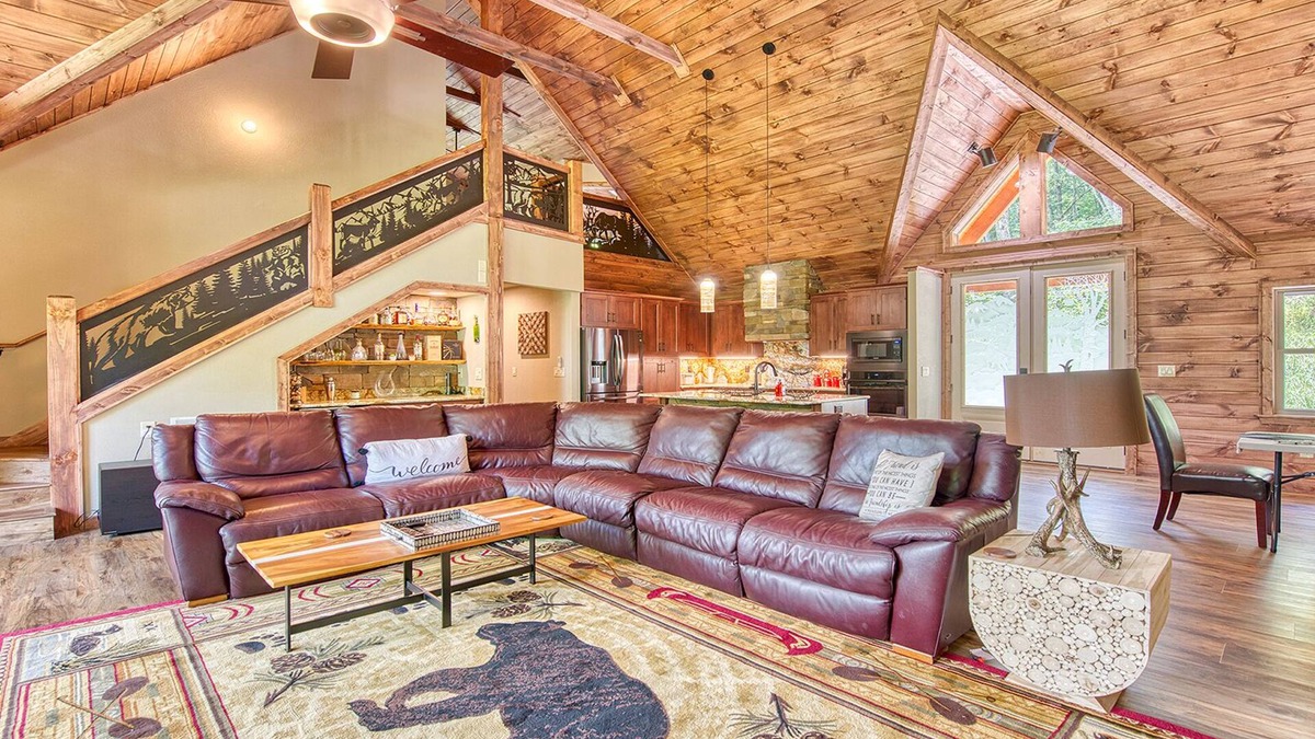 Maggie Valley Cabin | Luxury Newly Built Cabin, 4 King Suites, Sleeps 12 !