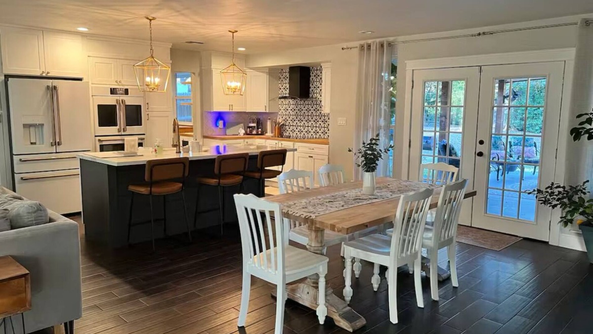 Leon Valley House | Luxury Oasis 4BR, Pool, Grill, Coffee+Snack Bar