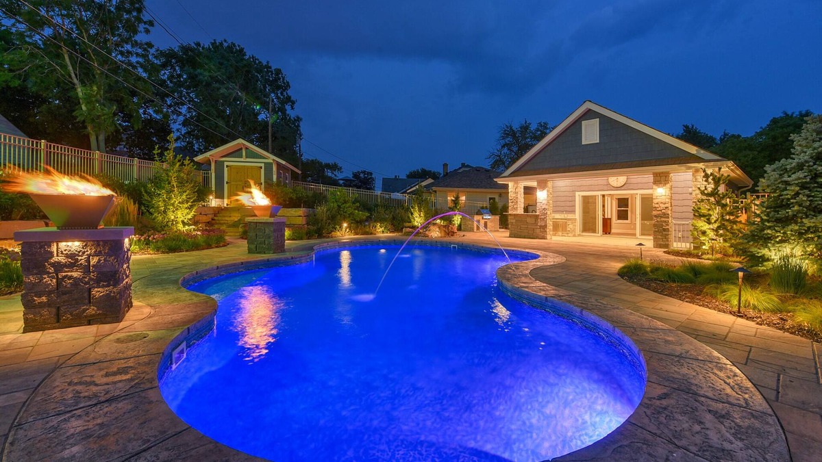 Southeast Omaha House | Luxury Oasis Heated Pool, Hot Tub, BBQ