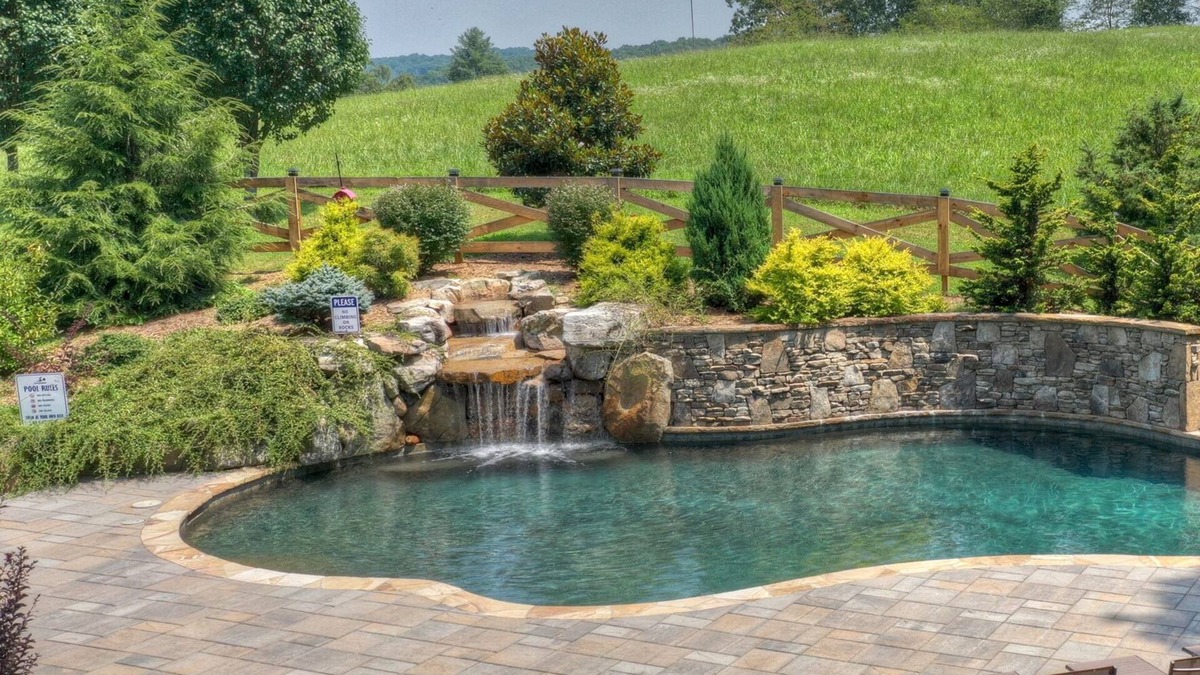 Mineral Bluff Cabin | Luxury Oasis w/Waterfall Pool & Sauna - Sleeps 20