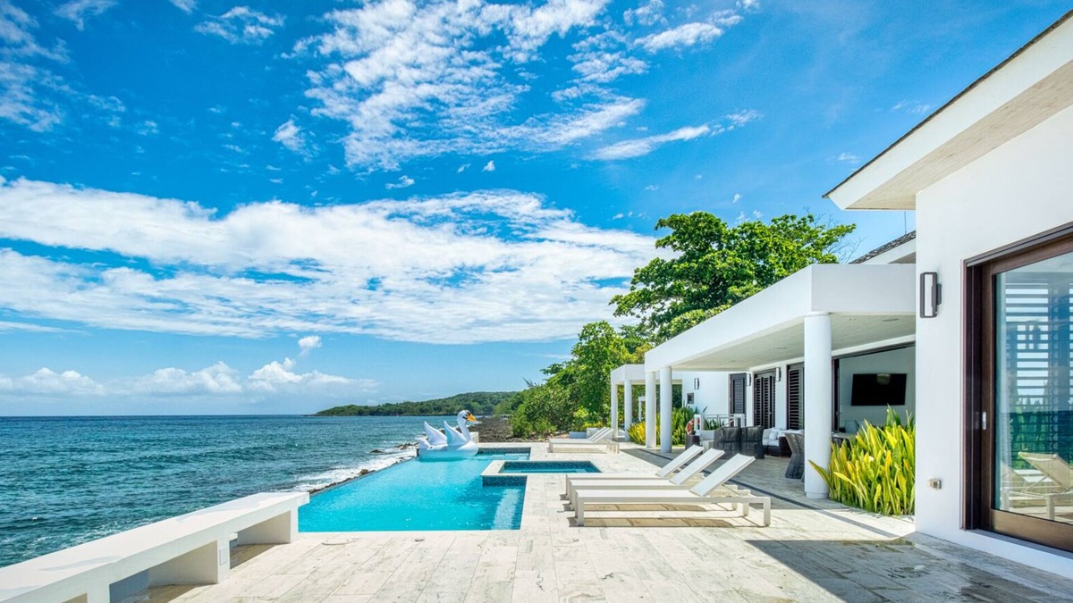 Cousins Cove Villa | Luxury Ocean Front Villa: Sparkling Waters of Hanover