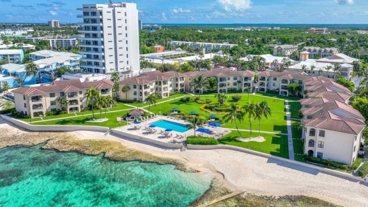 Seven Mile Beach Apartment | Luxury Ocean View Oasis on 7 Mile Beach
