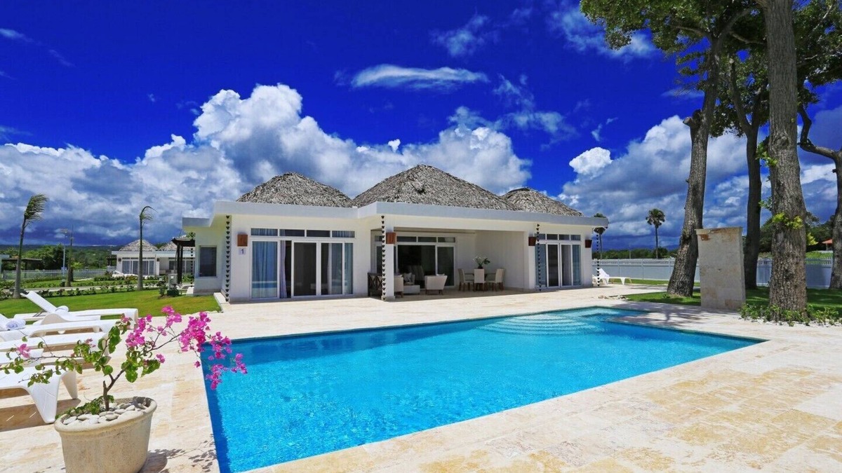 La Esplanada Villa | Luxury Oceanfront 4 Bedroom Villa