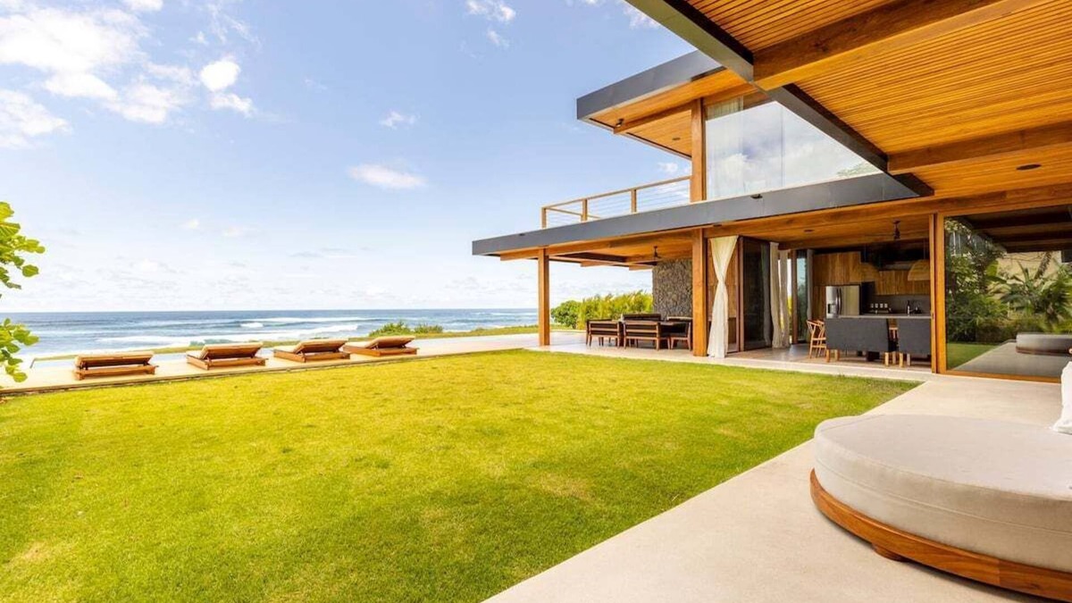 Playa Negra House | Luxury oceanfront villa, infinity pool + housekeeping & concierge included.