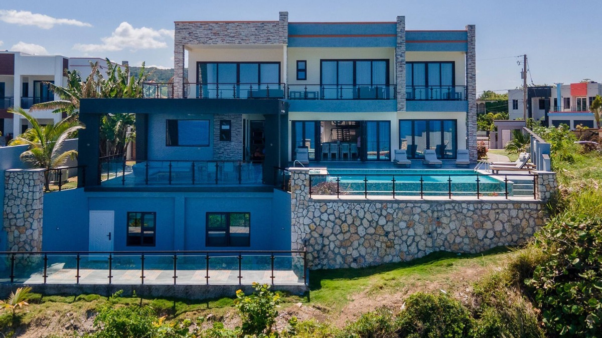 Tower Isle Villa | Luxury Oceanfront Villa~ Fully Staffed~Pool~Jacuzzi~Movie Theatre
