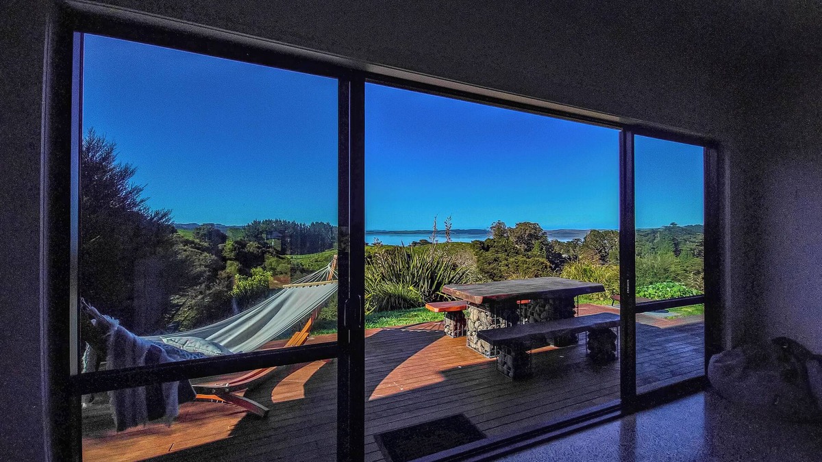 Te Mata House | Luxury off-grid rural retreat with harbour views - 24 acres all to yourself!