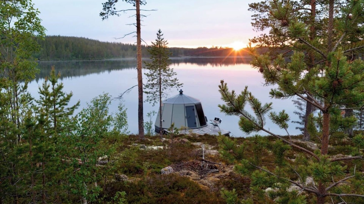 Los Boat Rental | Luxury Off-Grid Dream in Hamra National Park.