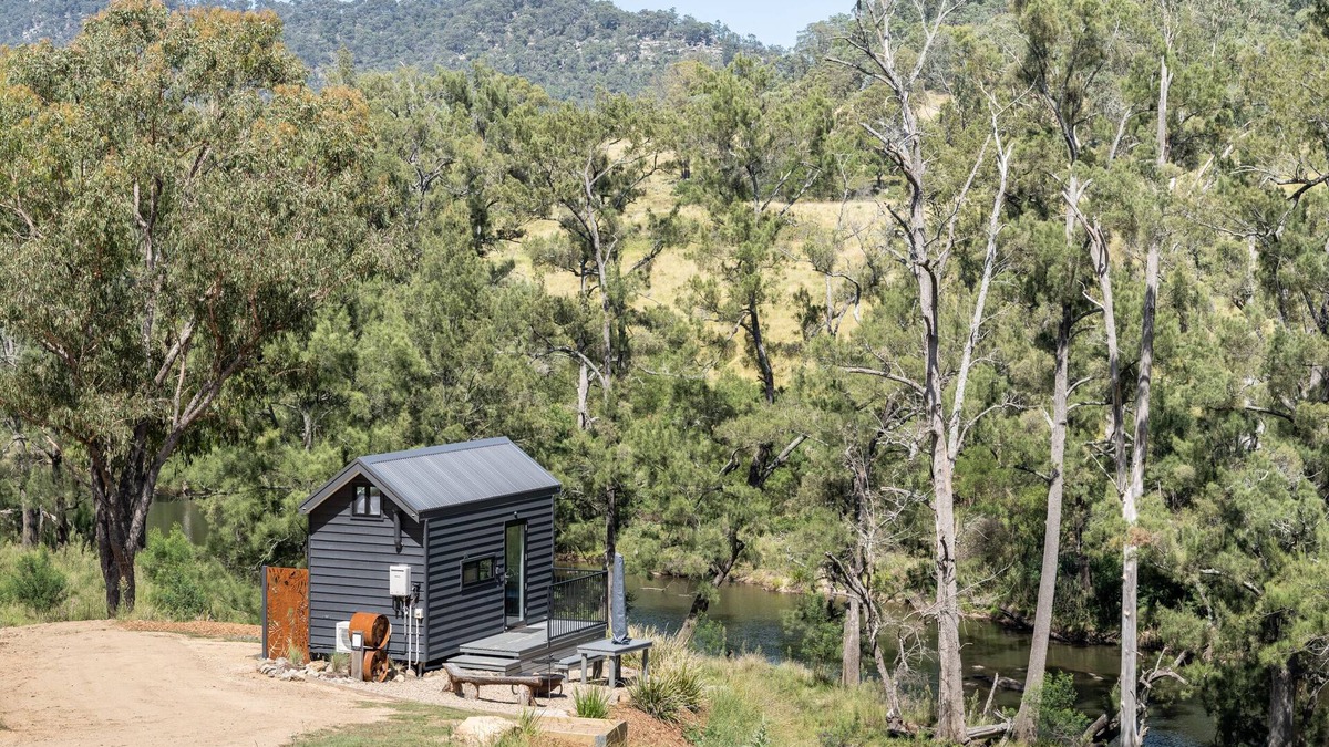 Joadja Cabin | Luxury Off-Grid Tiny House in the beautiful Southern Highlands
