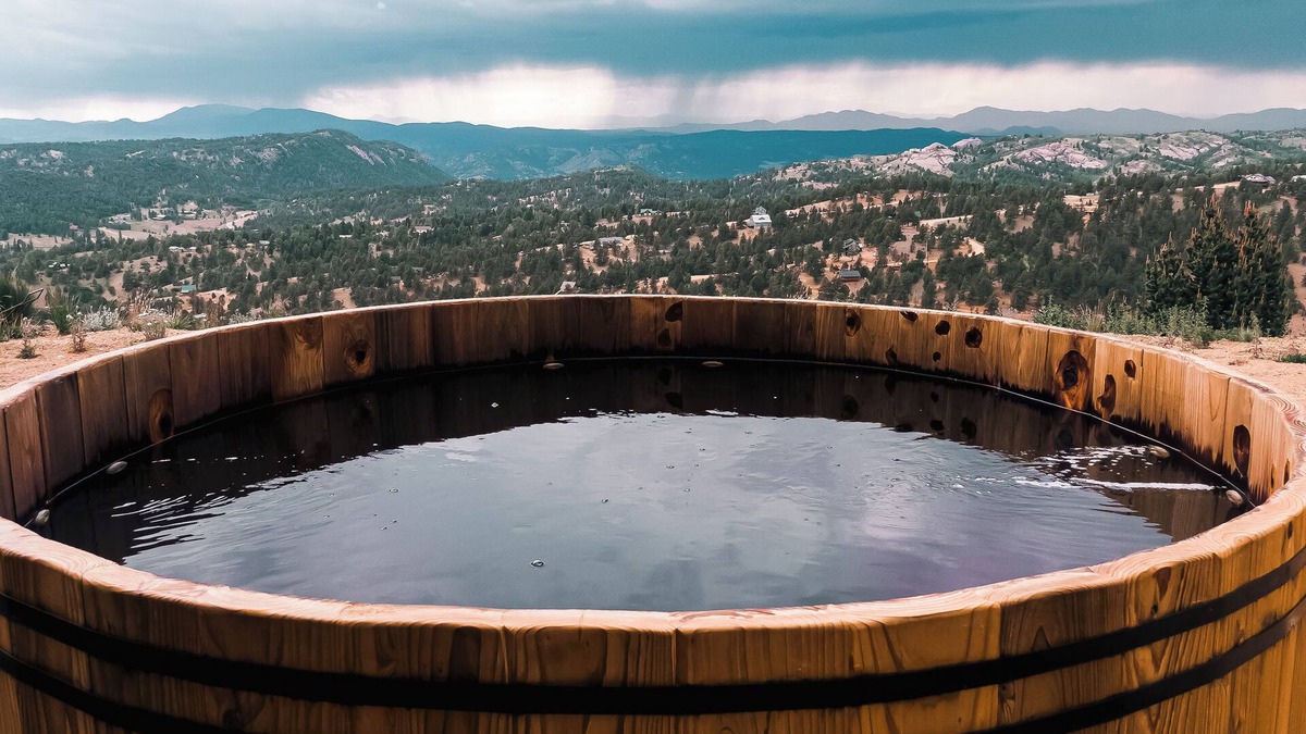 Cripple Creek House | Luxury Off-Grid Yurt: Hot Tub, Epic Views, WiFi, 10 Mins from Cripple Creek!