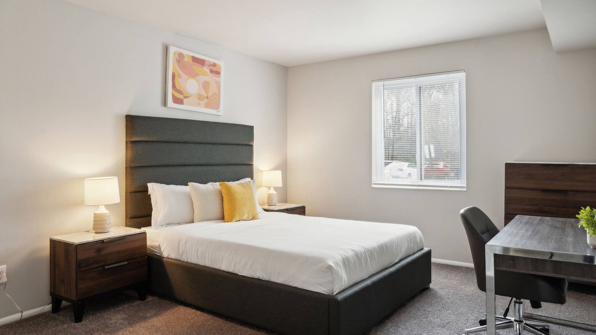 Edgemoor Apartment | Luxury on a Budget! Spacious Retreat Awaits