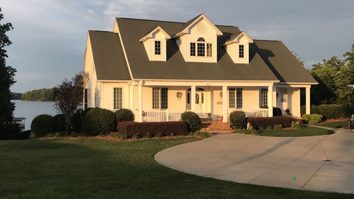 Seneca House | Luxury on Lake Keowee - Clemson Football & Summer 2026 Now Open