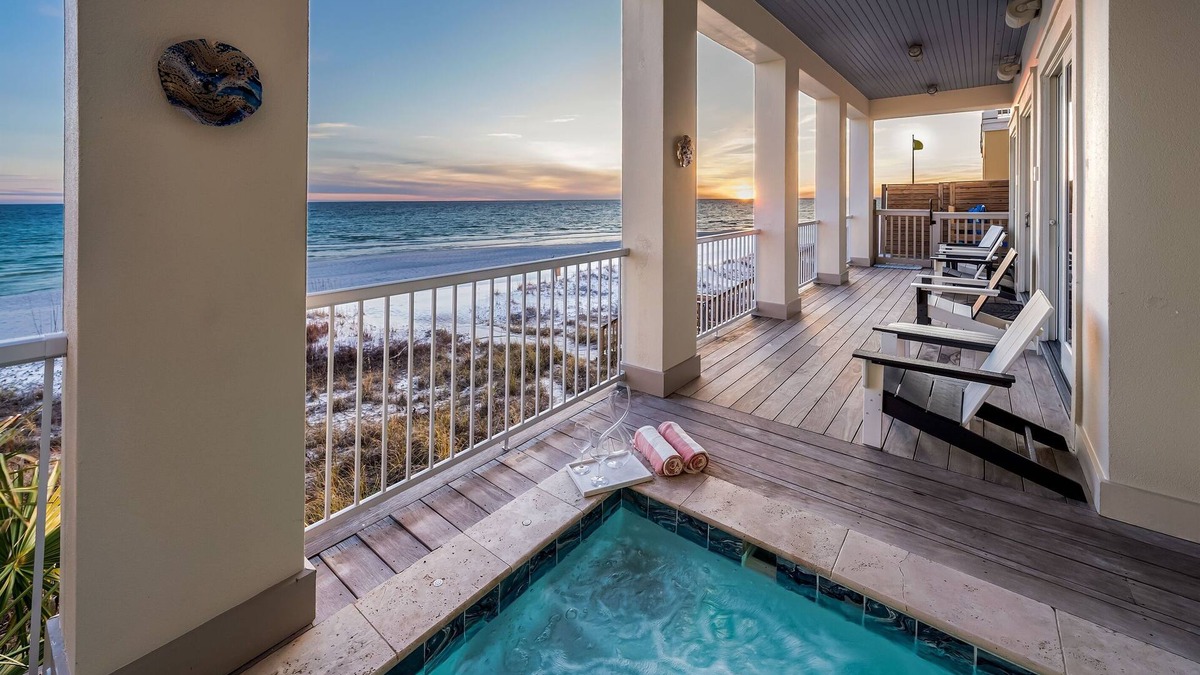 Delos House | Luxury on the Beach: Private Pool, Beachfront, 5 Kings, Beach Svc