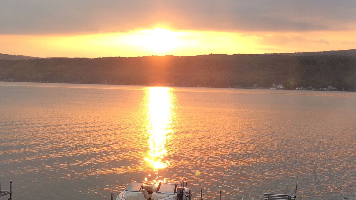 Town of Richmond House | Luxury on the Lake.Completely remodeled lakeside retreat!