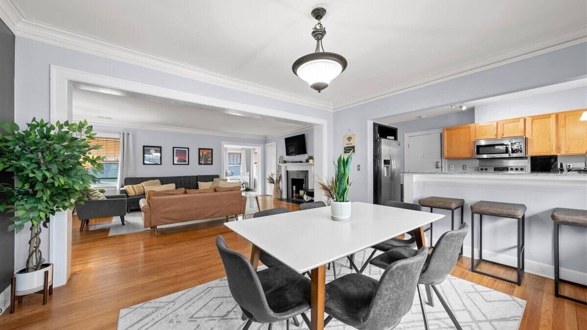 Kansas City House | Luxury on the Plaza and Loose Park