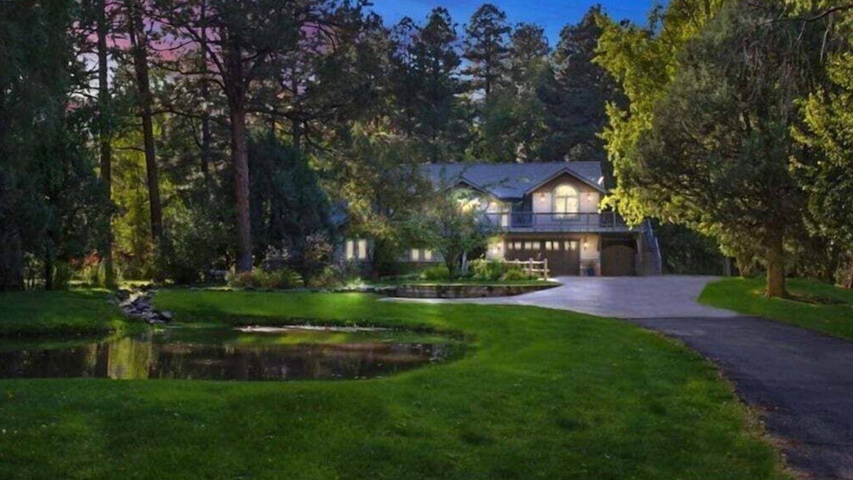 Hermosa House | Luxury on the River, Spacious Home Nestled in the Woods w/Private Hot Tub, Yard