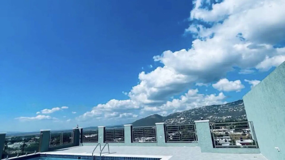 Havendale Apartment | Luxury one bed room apartment with AC, roof top pool, WIFI located in Kingston.
