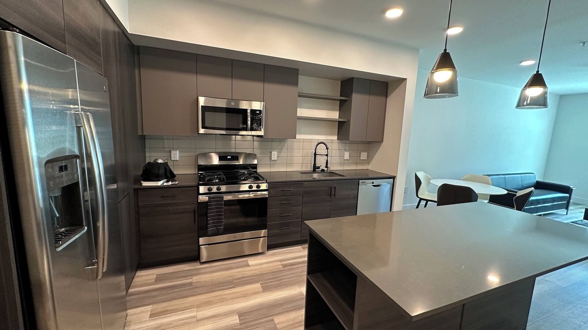Platinum Triangle Apartment | Luxury one-bedroom in nice area MUST SEE