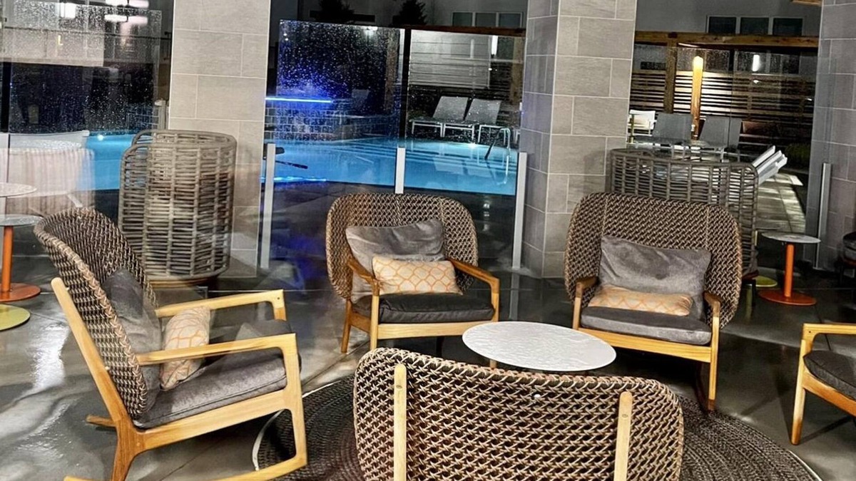 West Lanham Hills Apartment | Luxury Open Space Amtrak UMD Hospitals Reagan BWI