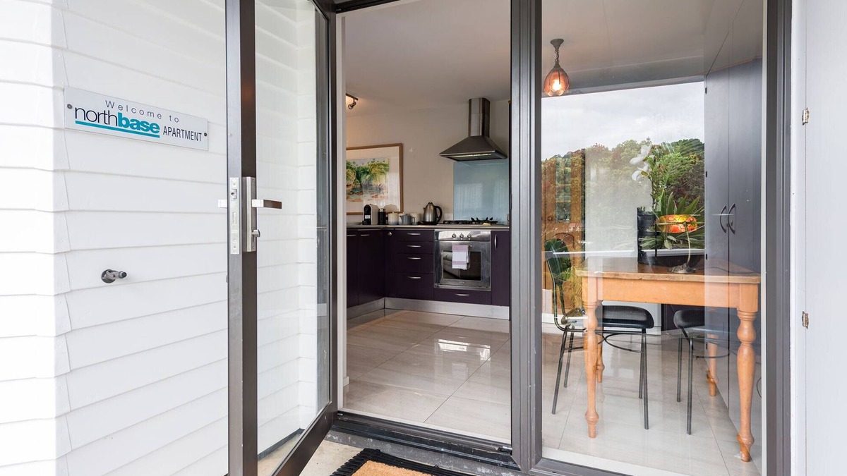 Paihia Apartment | Luxury Paihia Apartment with optional Detached Cabin