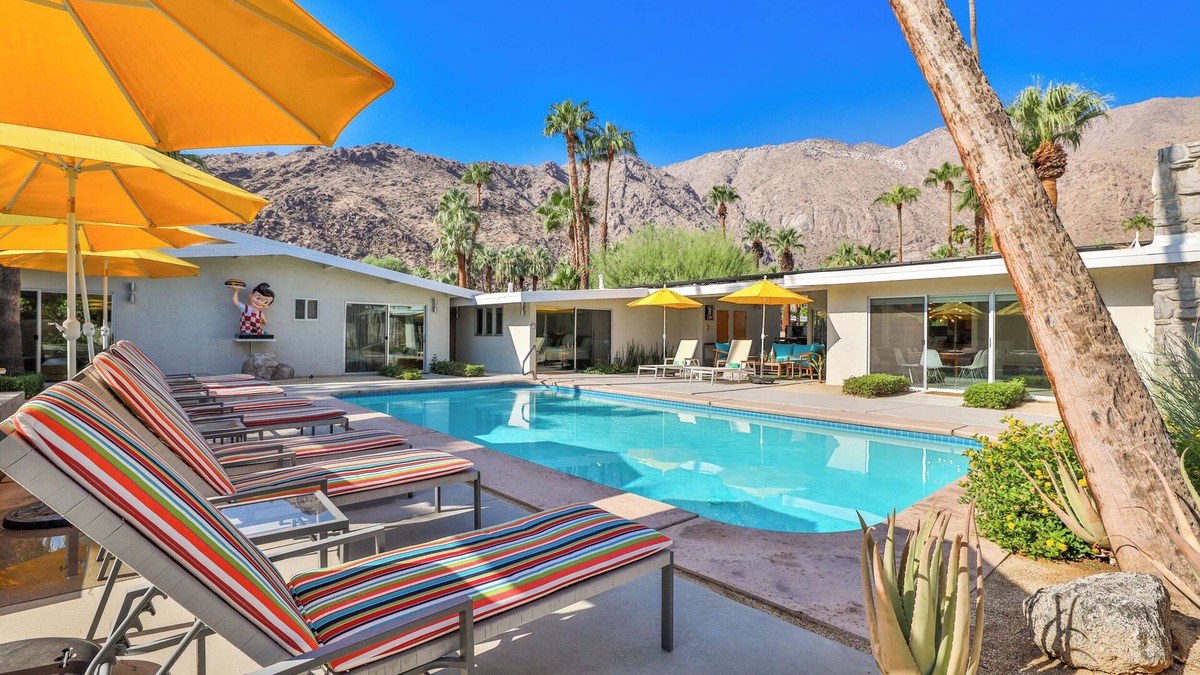 Old Las Palmas House | Luxury Palm Springs Estate w/Main House & 3 Casitas, Salt Water Pool & HotTub