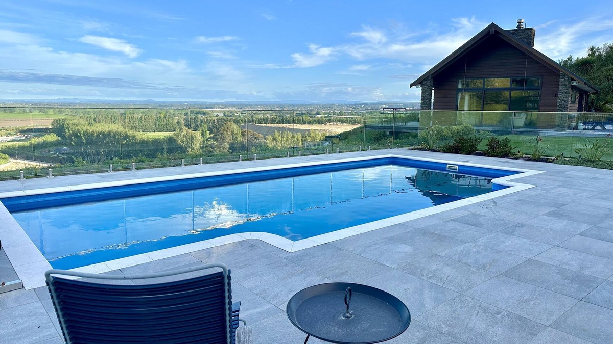 Papamoa House | Luxury Papamoa escape, heated pool, amazing views, a family paradise!