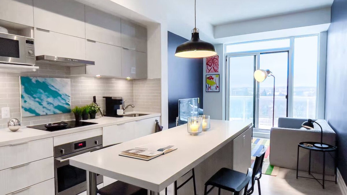 Markham Apartment | Luxury Penthouse in Downtown Markham