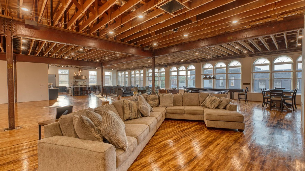 Yankton Apartment | Luxury Penthouse located in the heart of Yankton.
