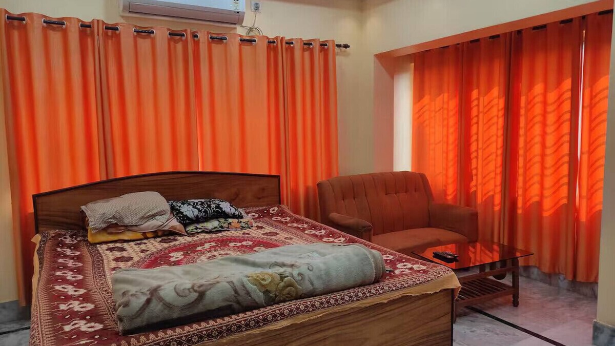 Mukundapur Apartment | luxury penthouse on budget