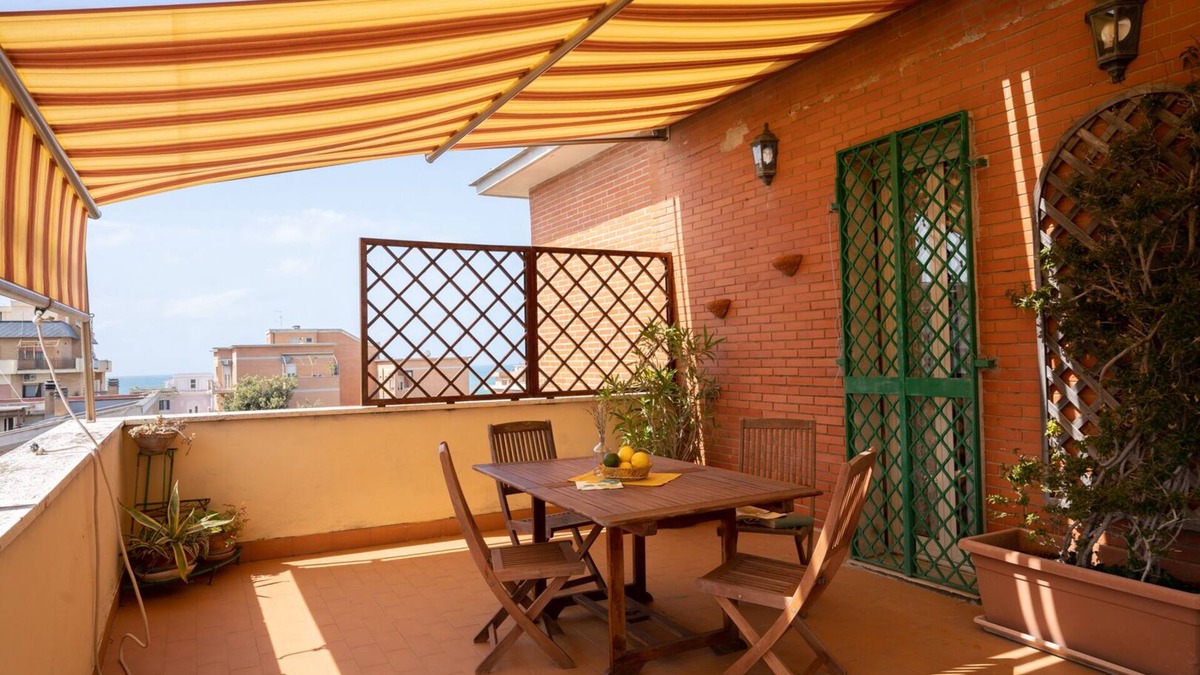 Quartiere XXXIII Lido di Ostia Ponente Apartment | Luxury penthouse overlooking the sea at Lido di Roma.