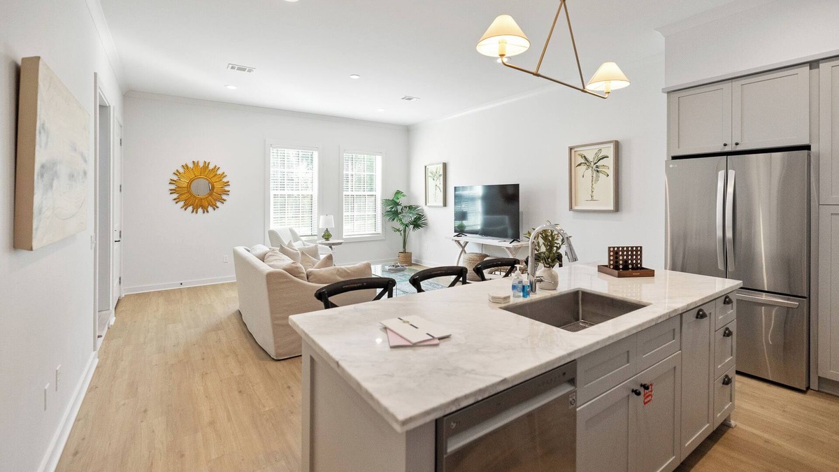 Pass Christian House | Luxury Pet Friendly Beach Home, Walk to the Beach, Pool