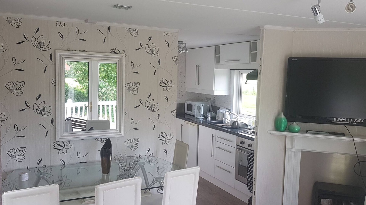 Winterborne Whitechurch Cabin | Luxury Pine Wood Lodge, situated in beautiful Dorset Countryside,attractions nr