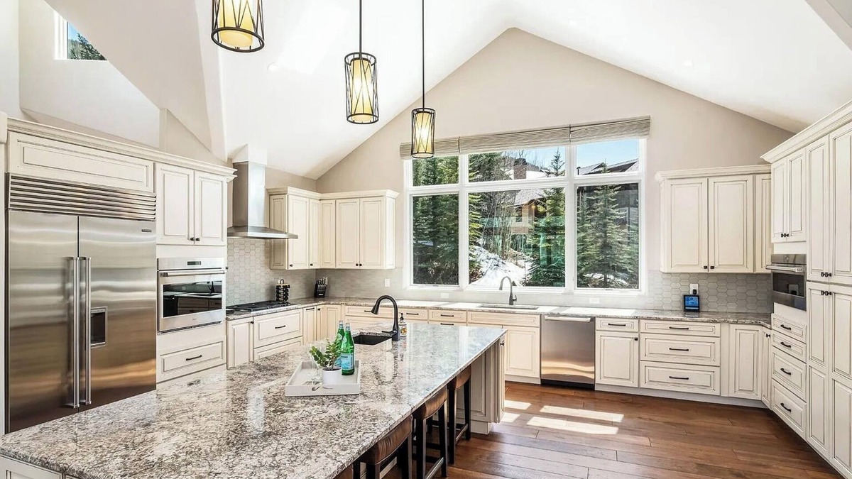 Vail Villa | Luxury Platinum Vail Home, steps from Chair 20