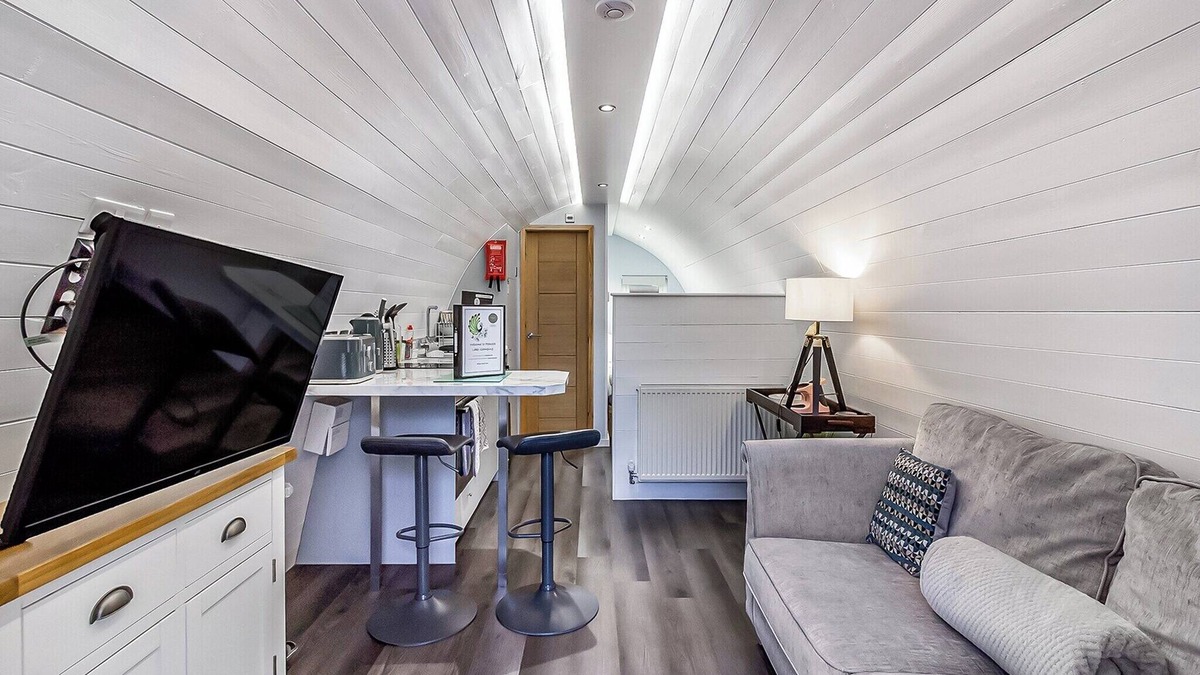 Gunthorpe Cottage | Luxury pod, perfect for two people seeking a romantic and relaxing break.