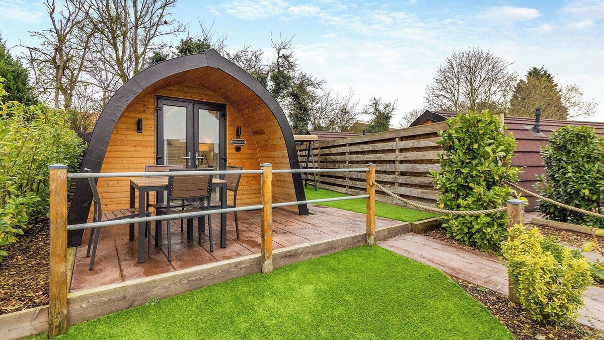 Gunthorpe Cottage | Luxury pod, perfect for two people seeking a romantic and relaxing break.
