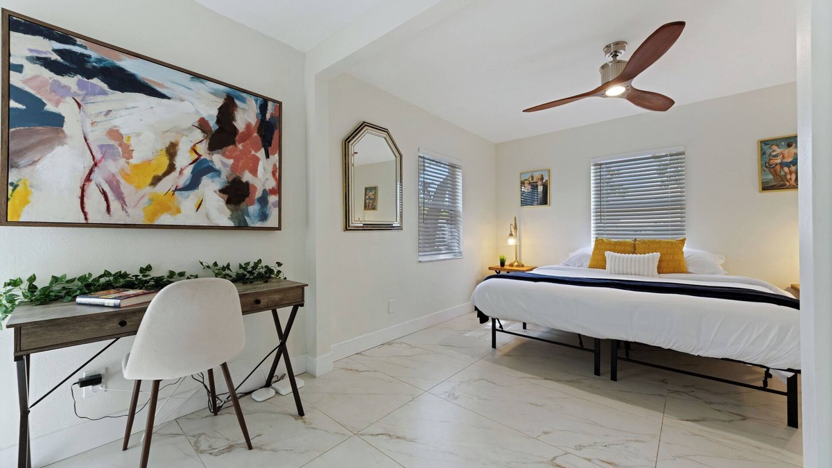 Riviera Bay House | Luxury Pool/KING Bed/Modern/Cozy St. Pete Tampa Beach Getaway