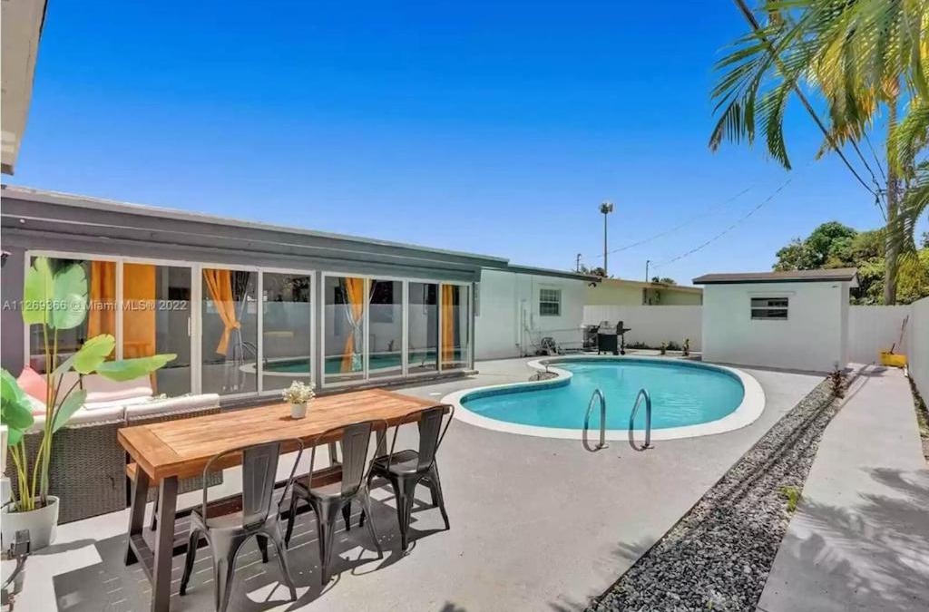 Ives Estates Villa | Luxury Pool Villa/5BD 4BA