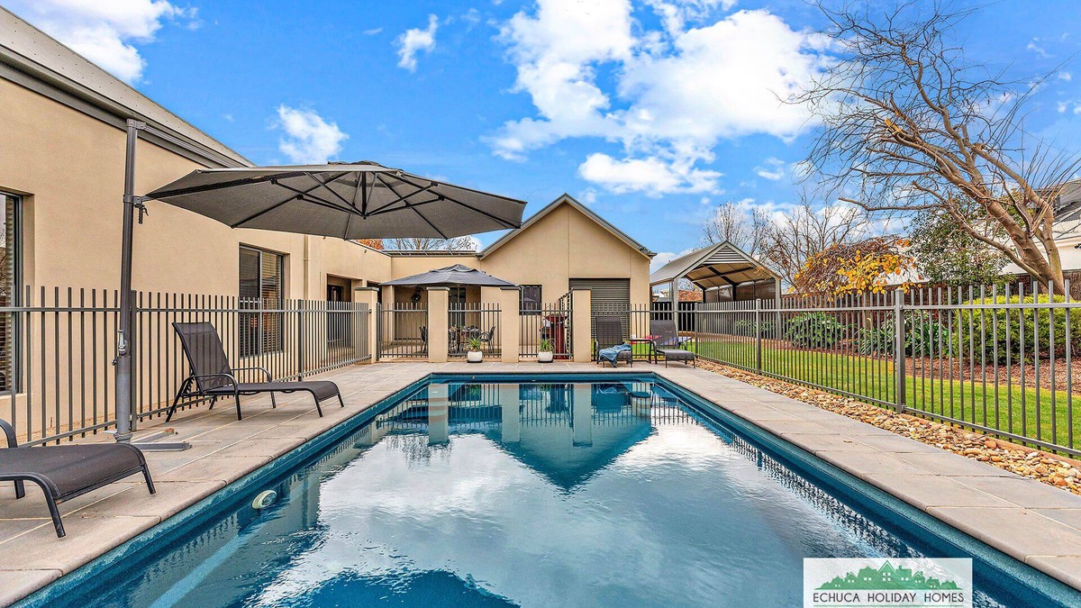 Moama House | Luxury Pool Villa | Murray River | 4BR