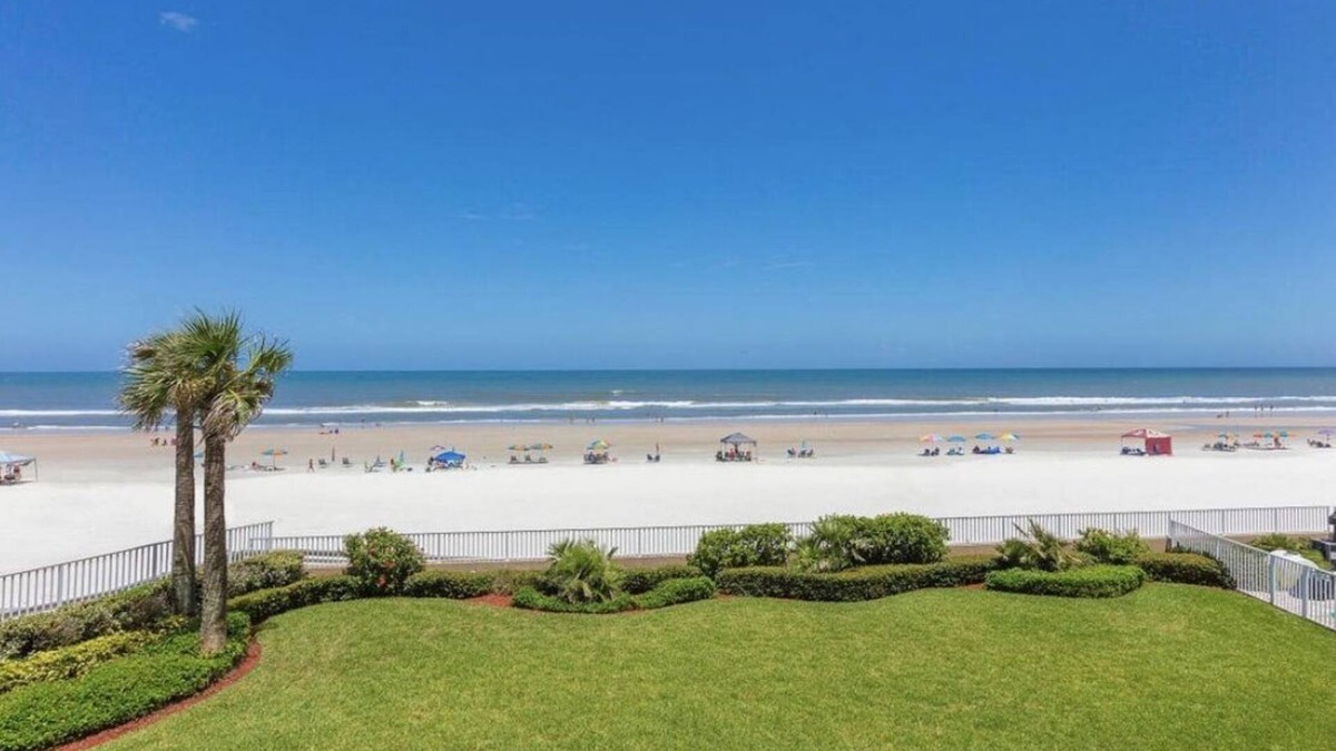 Bridgeport Heights Condo | Luxury Premier Oceanfront Condo Unit