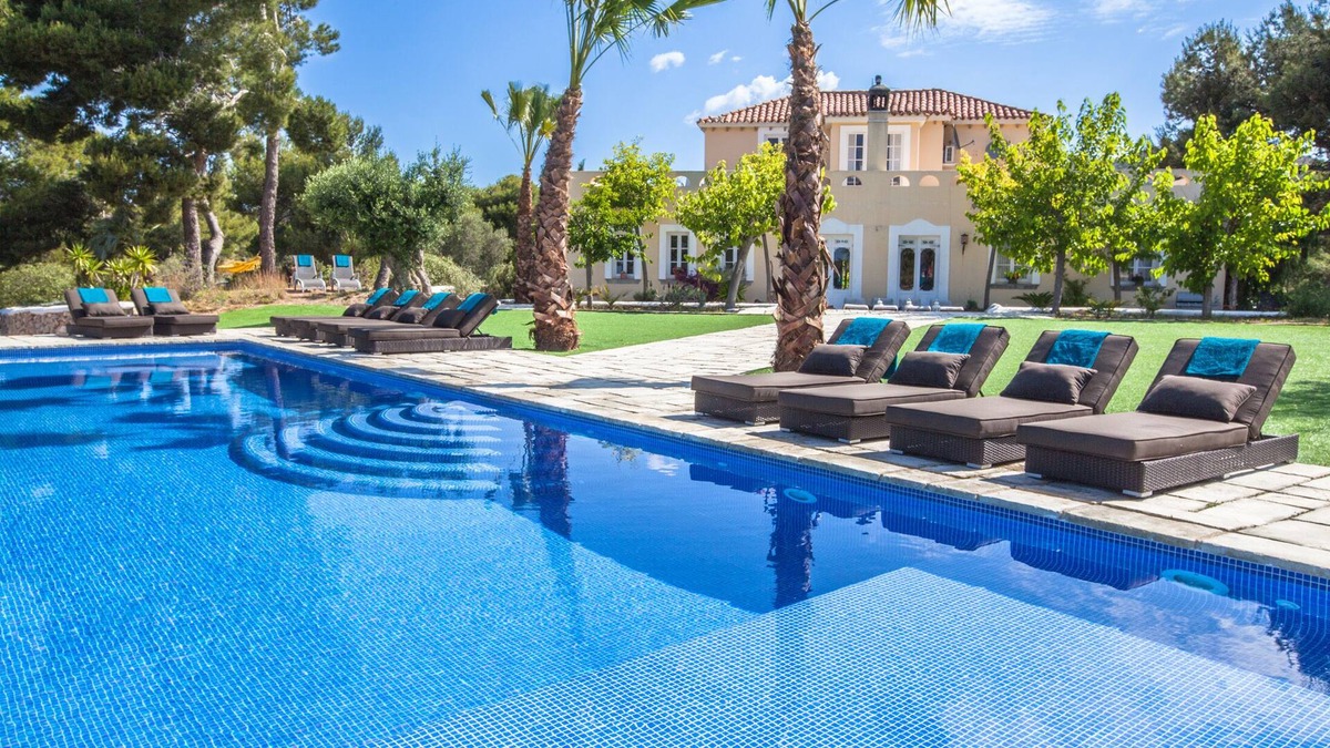 Sitges Villa | Luxury private estate 15 minutes to the sea, infinity pool & stunning views!