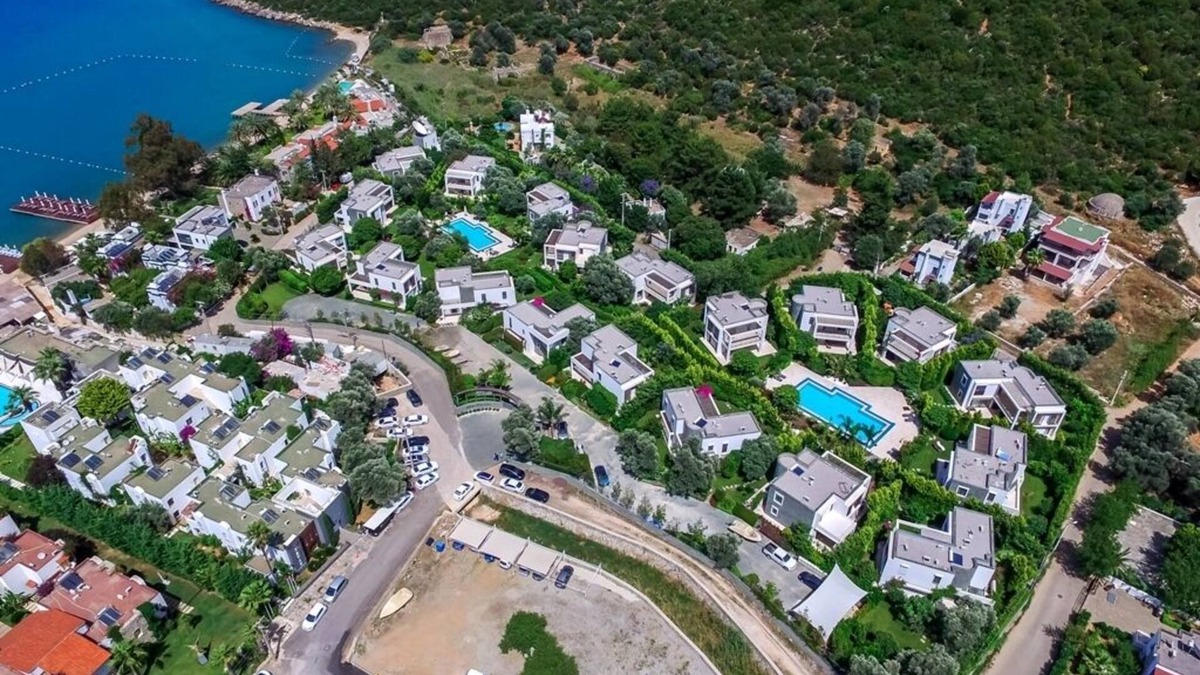 Torba Villa | Luxury private family house with private pier and beach