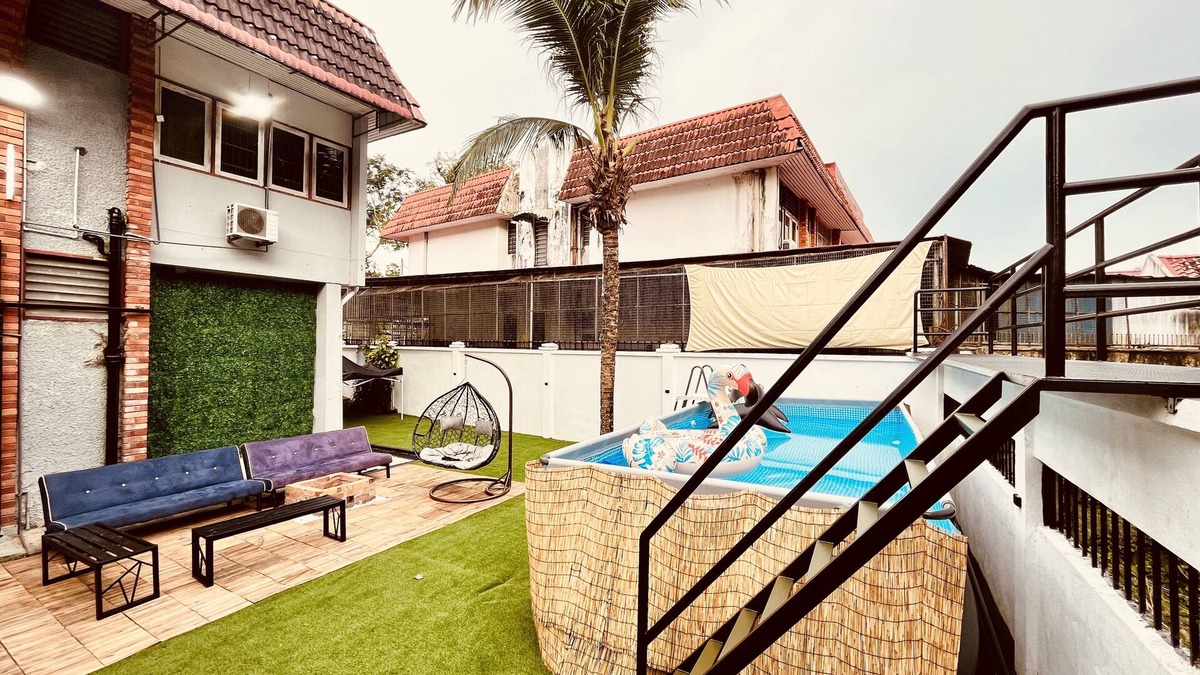 Taman Selamat Villa | Luxury Private Pool Villa + Riverview BBQ Patio !