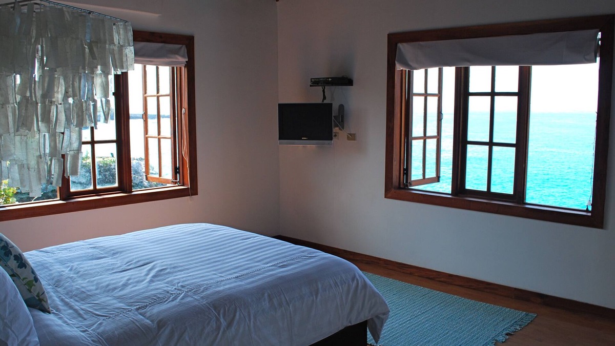 West End Villa | Luxury Private Seaside Villa with Spectacular Ocean View and Memorable Sunsets