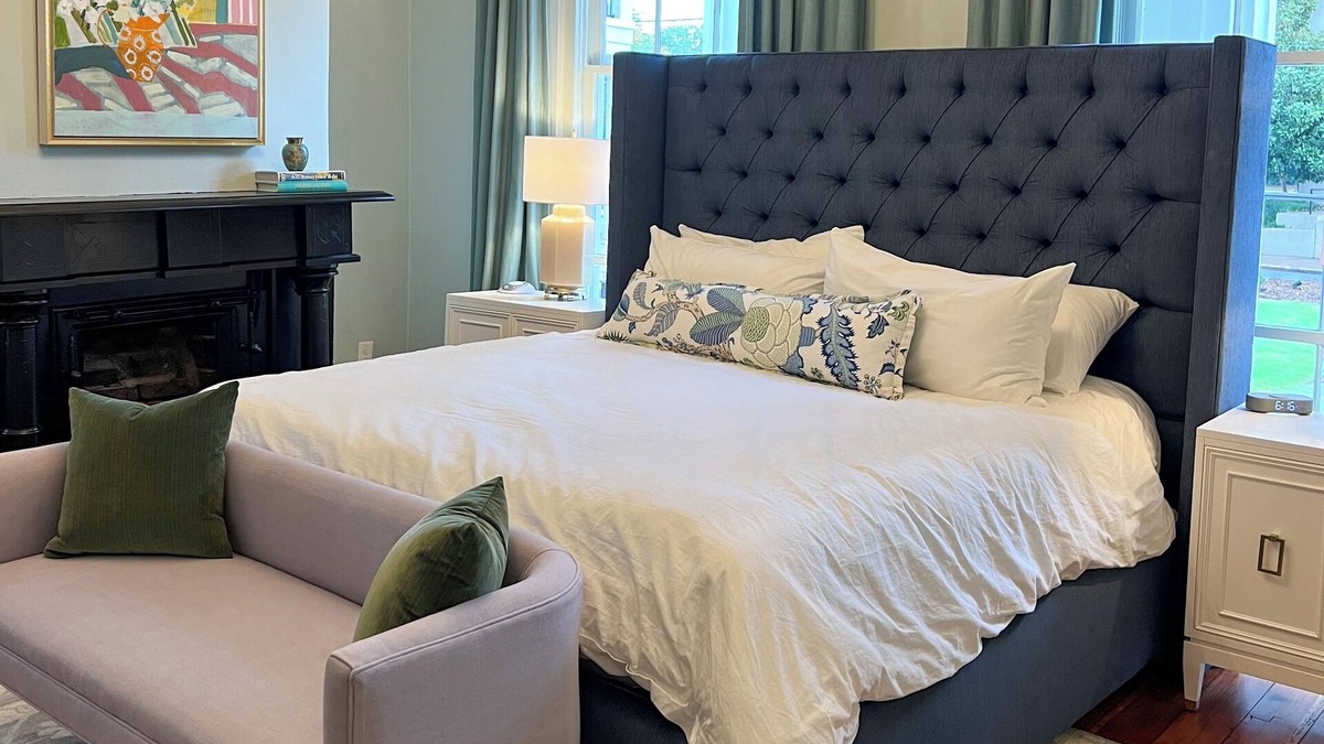 Athens Hotel | Luxury Private Suite in Boutique Historic Inn The Athenian- Downtown Location