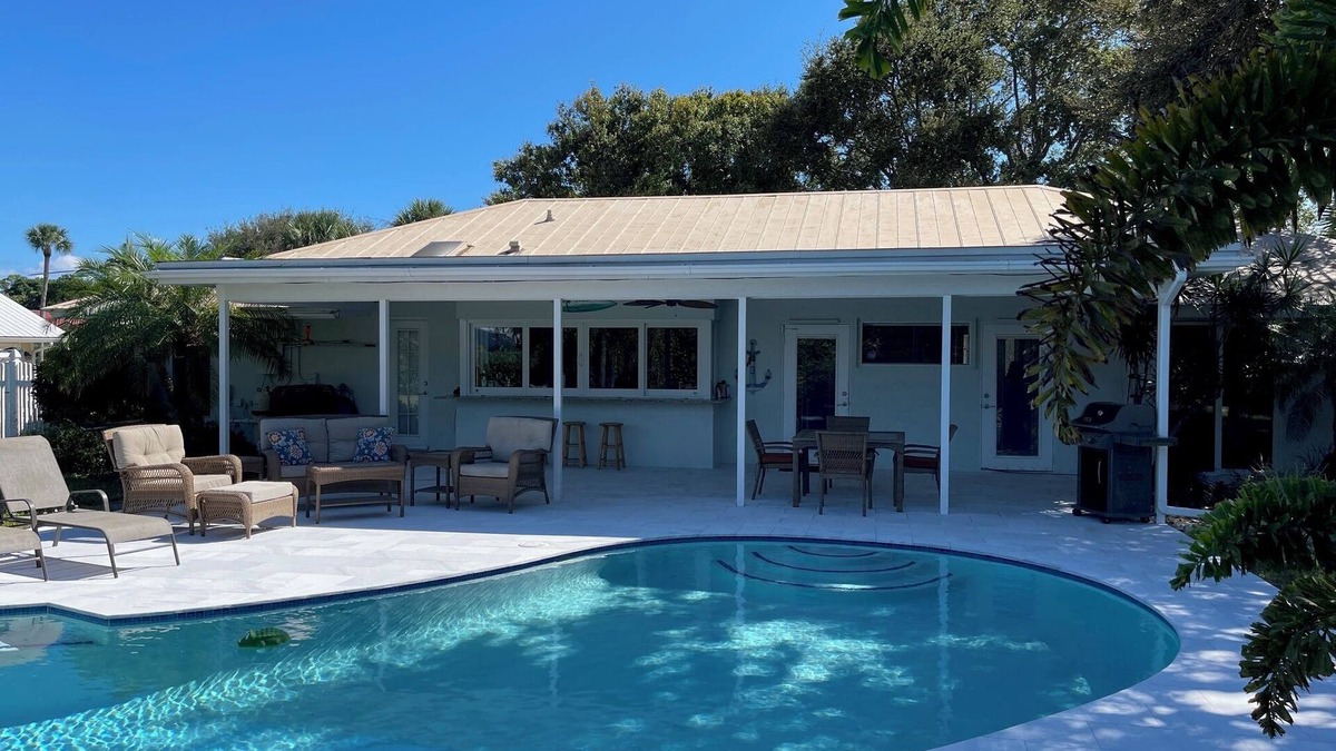 Hobe Sound House | Luxury Private Vacation Pool Home - Bike To The Beach Or Bring Your Boat!