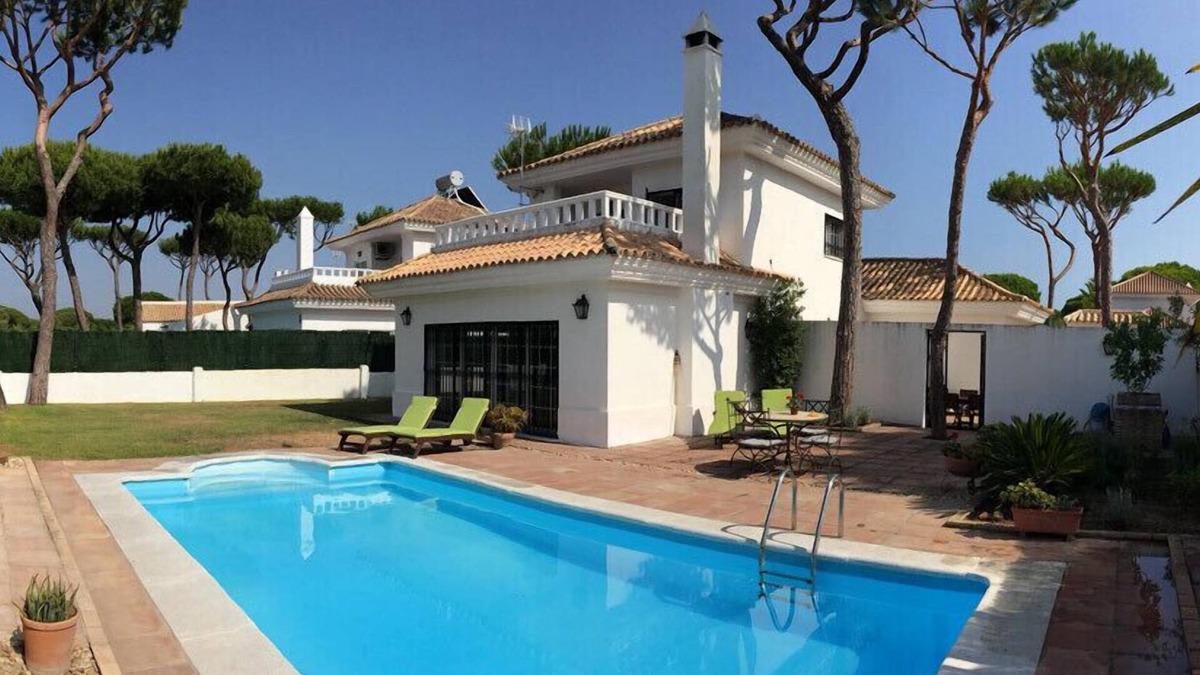Nuevo Portil Villa | Luxury Private Villa with private swimming pool, courtyard and gardens.