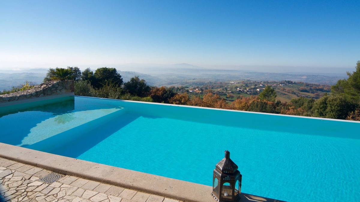 Calvi di Umbria Villa | Luxury property with infinity pool and stunning views -10 ospiti