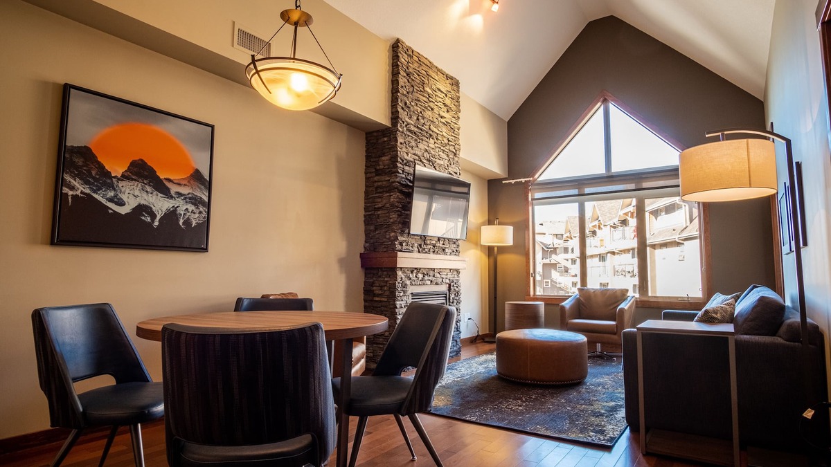 Canmore Apartment | ★ Luxury & Quiet Penthouse Suite/Hot Tub/Pool/Gym